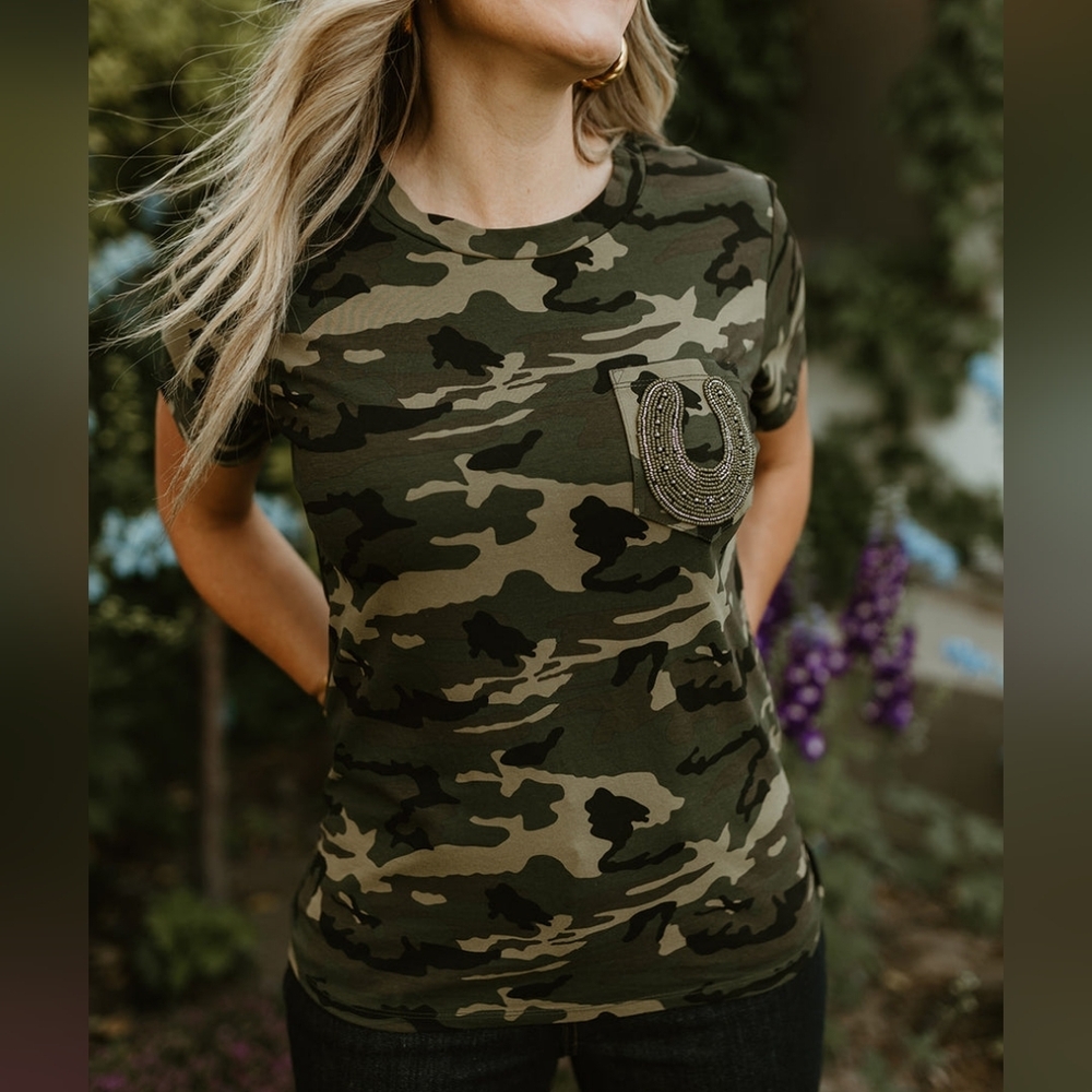 NEW RODEO QUINCY Green Lucky Lizzy Camo Tee